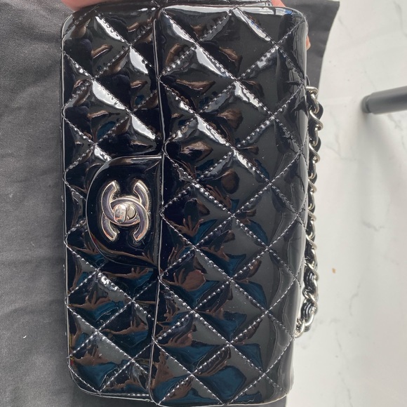 Chanel mini patent bag authentic - Picture 5 of 5